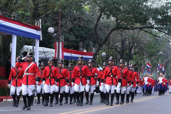 Fiesta Patrias: Ante crisis social suspenden tradicional parada militar