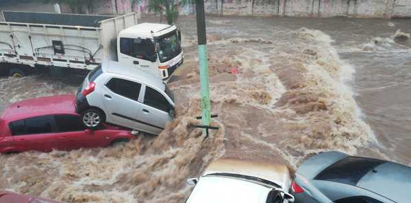 Asunción bajo agua: Todo lo que dejó el temporal a su paso » Ñanduti