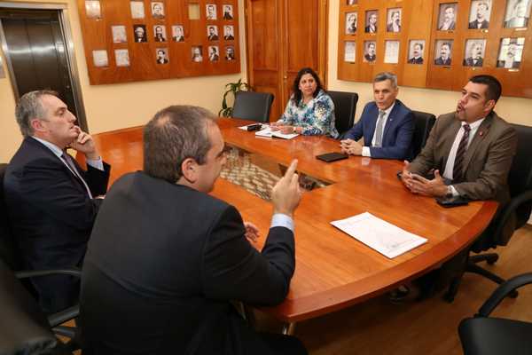Analizan experiencias del ámbito económico regional y mundial - ADN Paraguayo