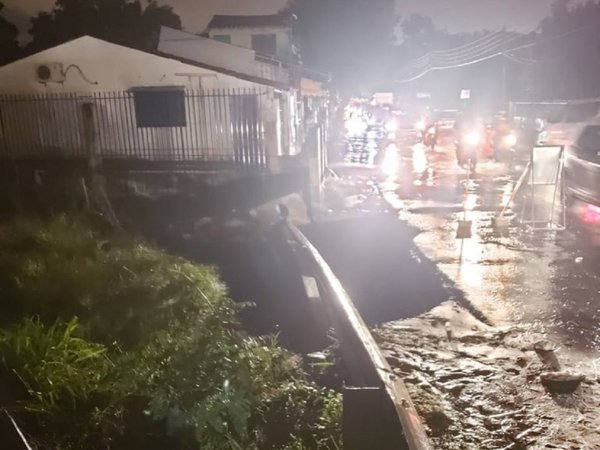 Bloquean Costanera Norte y se complica salida de vehículos