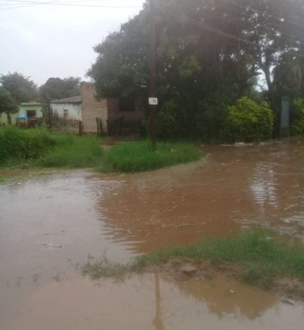 Barrios de San Lorenzo quedaron inundados - Nacionales - ABC Color