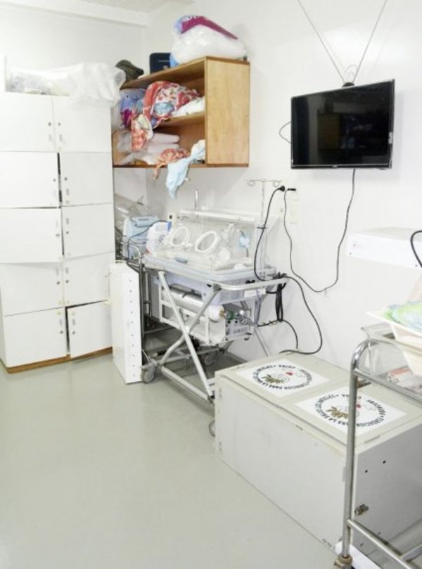 Hurtan equipos de terapia del hospital de Encarnación - Edicion Impresa - ABC Color