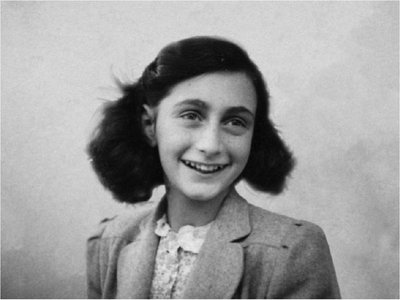 Publican por primera vez la versión completa del diario de Anna Frank