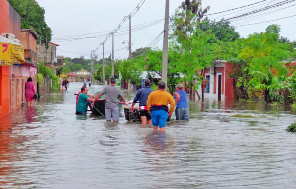El 90% de la ciudad  Pilar queda inundada por torrenciales lluvias | Diario Vanguardia 08