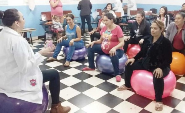 Realizan taller "Esperando a tu bebé" en el Hospital de Franco