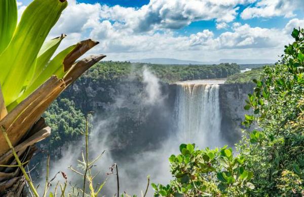 El segundo país más pobre de Sudamérica podría convertirse en el 'más rico del mundo' - C9N