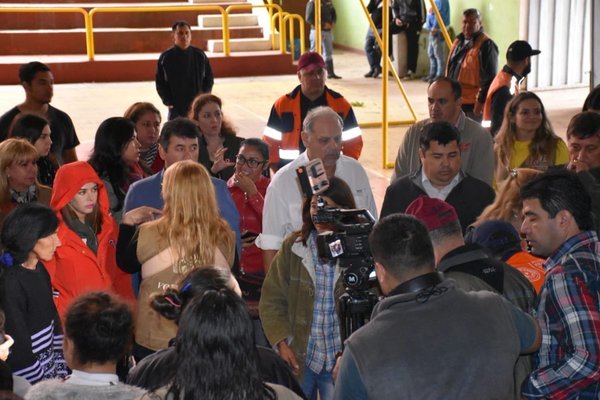 Voluntariado de la oficina de la Primera Dama prestan ayuda en Pilar - Digital Misiones