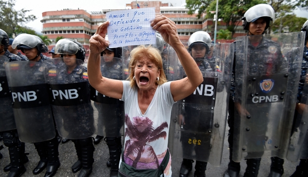 Venezuela: Oposición sale a las calles tras las represalias de Maduro » Ñanduti