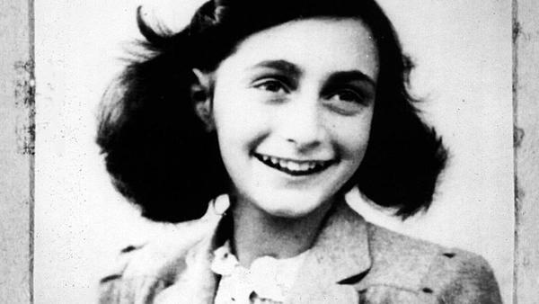 Publican por primera vez la versión completa del diario de Anna Frank » Ñanduti
