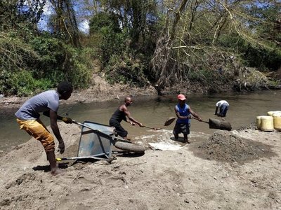 Los ríos de Kenia se quedan sin arena - Internacionales - ABC Color