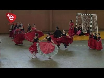 ENSAMBLE DE DANZA, EN HOMENAJE AL  DISTRITO, LAS MADRES Y LA PATRIA EN CAMBYRETÁ