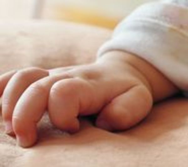 Bebé de un año fallece atragantado por un caramelo - Paraguay.com