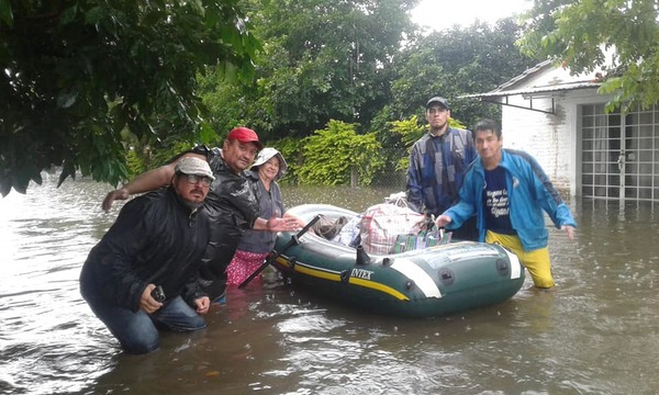 Evacuaron al menos dos barrios - ADN Paraguayo