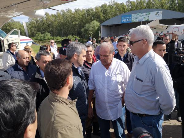 Presidente llega a Pilar para solidarizarse y verificar efectividad de ayuda del Estado