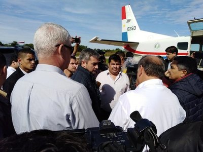 Abdo Benítez verifica asistencia a inundados en Pilar