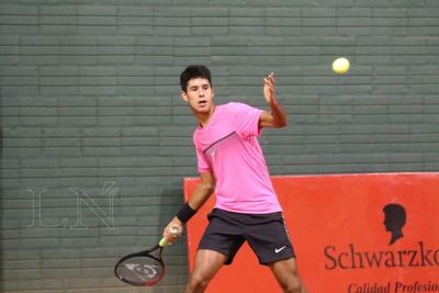 En duelo de generaciones, Vallejo superó a Galeano