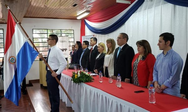 Instan a los adolescentes a preparase para el mundo laboral