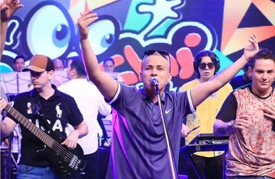 “El Monchi” y una triste cumbia a las mamitas