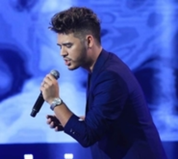 Oliver Martínez, talentoso cantante paraguayo que es furor en Bolivia - Paraguay.com