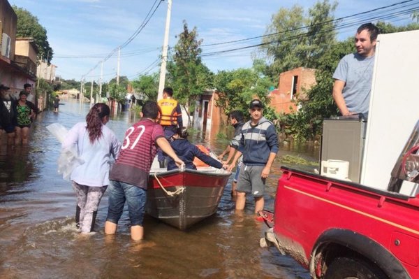 Catastrófica situación en la Capital y Pilar - Edicion Impresa - ABC Color