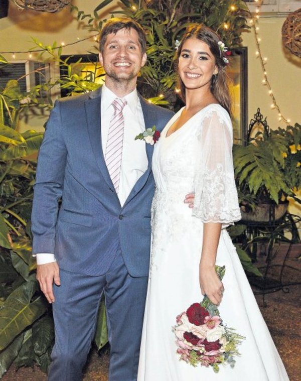 La boda civil de Elsie Quevedo y Oliver Auassar - Edicion Impresa - ABC Color