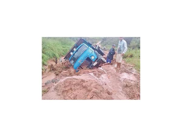 Canindeyú afronta caos en los caminos y cauces hídricos