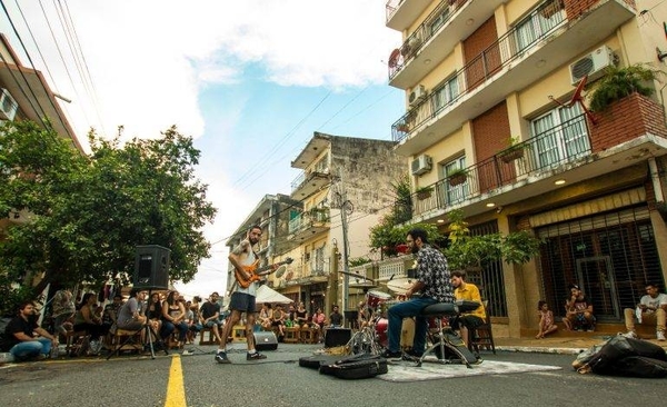 HOY / La sexta edición de “Feria + Jazz a la calle”, este domingo frente a Drácena