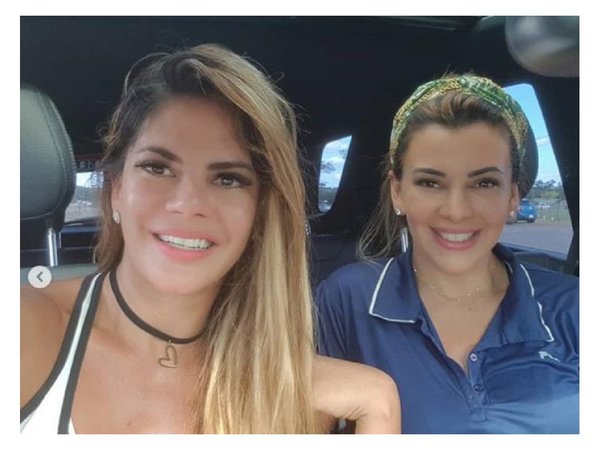 Modelos quedaron atrapadas en el raudal