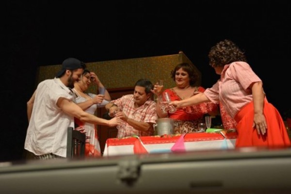 Dos Obras En El Teatro Latino