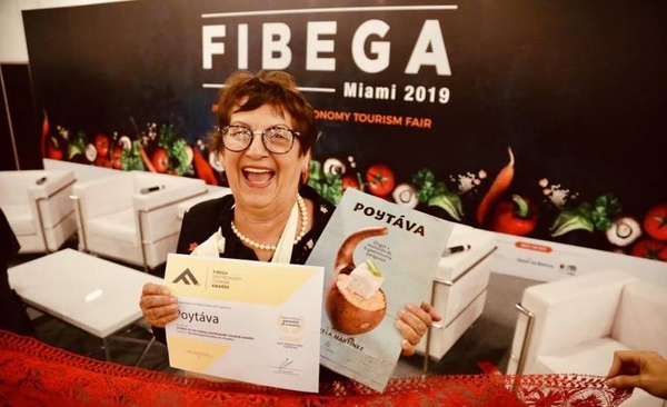 HOY / Premian libro de paraguaya en los Estados Unidos