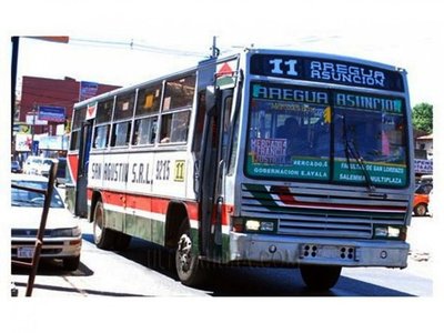 Gobierno dilata suba del pasaje y transportistas inician hoy reguladas