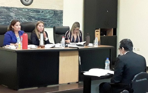 Excontralor es condenado a cuatro años por corrupción - Edicion Impresa - ABC Color