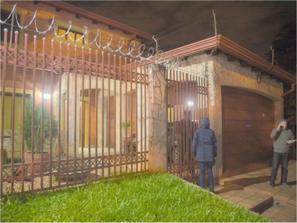 Se trancó por tejido y falleció desangrado