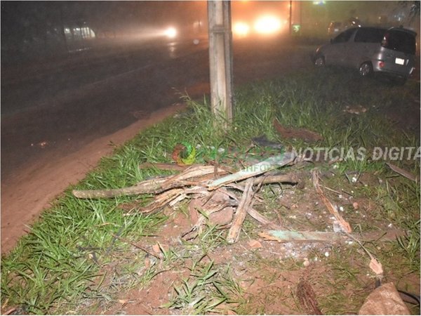 Vendedor de mate murió al ser embestido por un auto que salió de su carril