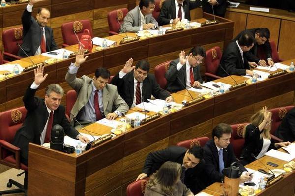 Por mayoría de votos de la cámara alta pedirán el desafuero de Victor Bogado - Digital Misiones