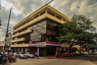 421 empresas fueron multadas por no presentar planillas laborales - ADN Paraguayo