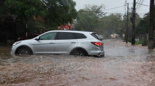 HOY / Urge desagüe pluvial en Asunción y autoridades se tiran la pelota por el retraso