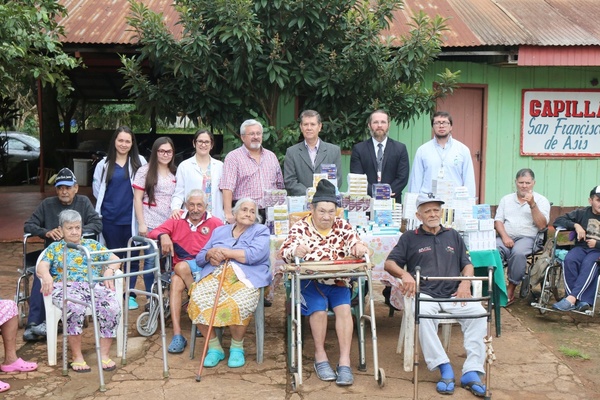 Tesãi entrega lote de medicamentos a hogar de ancianos - ADN Paraguayo