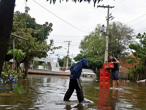 SEN: Más de 60.000 familias afectadas por las inundaciones en todo el país