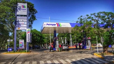 HOY / Aso de Petropar: en nuevo Gobierno, no se construyó una sola estación