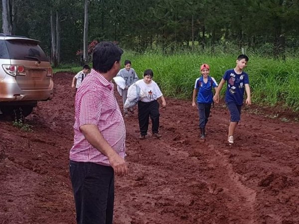 Rescataron a niños que quedaron varados