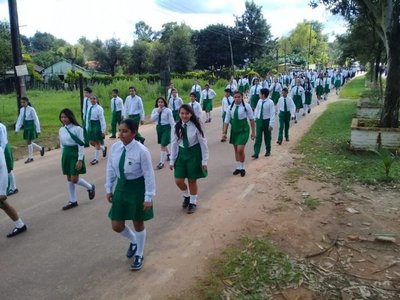 Desfile en honor a la patria y la madre en Paso Yobái - Nacionales - ABC Color
