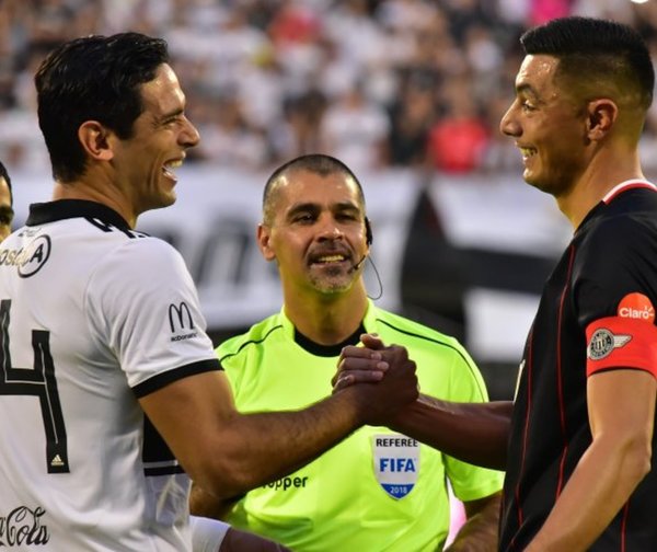 Santa Cruz y Cardozo en prelista de convocados de la Albirroja