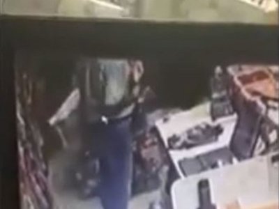 Colombiano intentó robar 10 vaqueros de una tienda