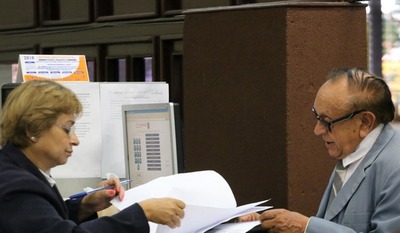 Más de 202.000 personas pensionadas por el Estado al cierre de abril - ADN Paraguayo