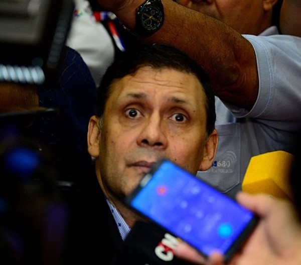 Bogado, echado del Senado