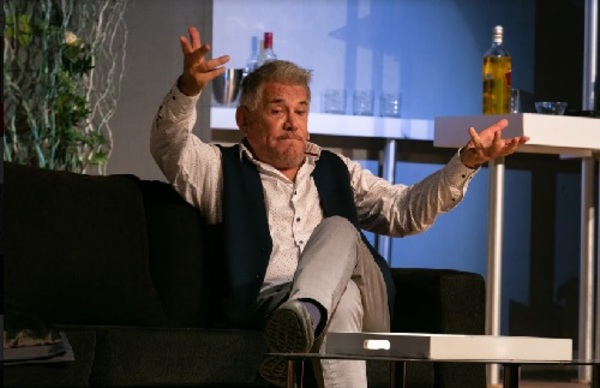 Arnaldo André protagonizará la obra “Mentiras Inteligentes”