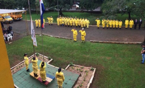 ¿Cual es la diferencia entre un bombero combatiente y un activo?