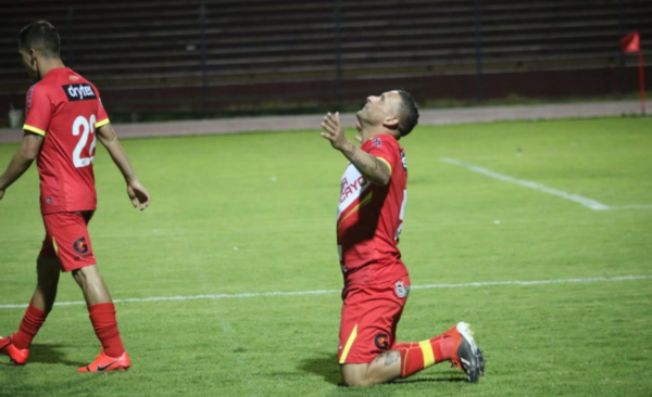 HOY / Aumenta cuenta personal con un gol más para el Sport Huancayo