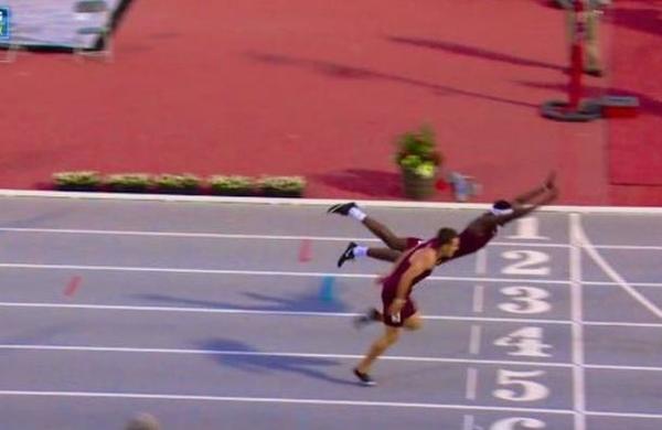 La espectacular pirueta de un atleta para cruzar la meta y ganar una carrera - C9N